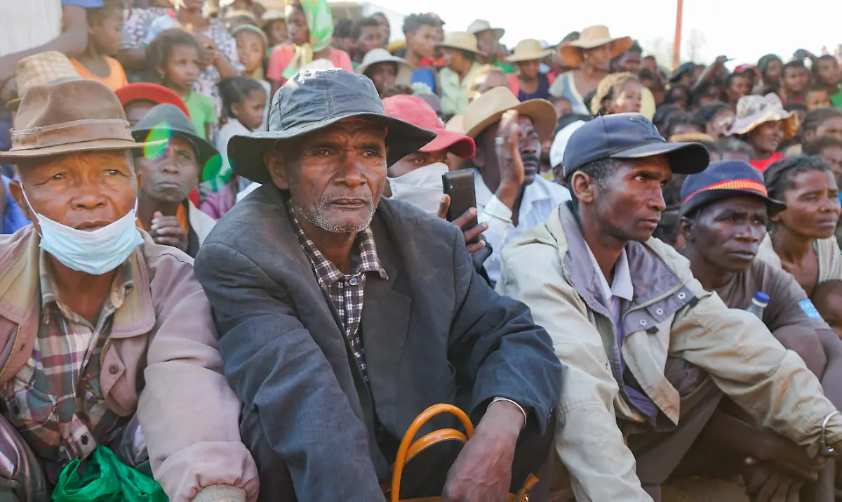 2021-10-11T070103Z-959668546-RC2E0Q9UDC59-RTRMADP-3-CLIMATE-CHANGE-MADAGASCAR-FAMINE