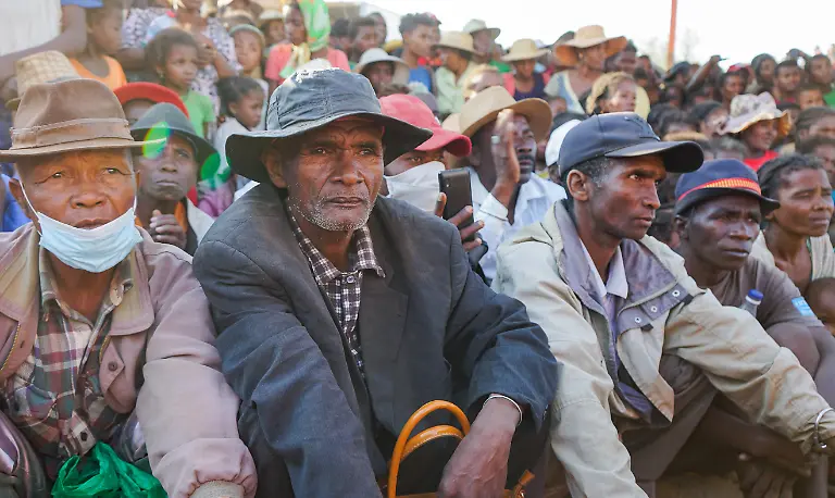 2021-10-11T070103Z-959668546-RC2E0Q9UDC59-RTRMADP-3-CLIMATE-CHANGE-MADAGASCAR-FAMINE