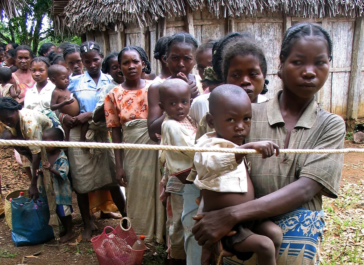 2006-03-12T000000Z-567824638-GM1DSDJEXVAA-RTRMADP-3-MADAGASCAR-MALNUTRITION