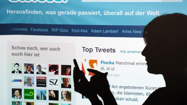Ein großer Teil der Twitter-Nutzer schreibt selbst keine Beiträge, sondern nutzt den Dienst passiv, liest also, was andere veröffentlichen.