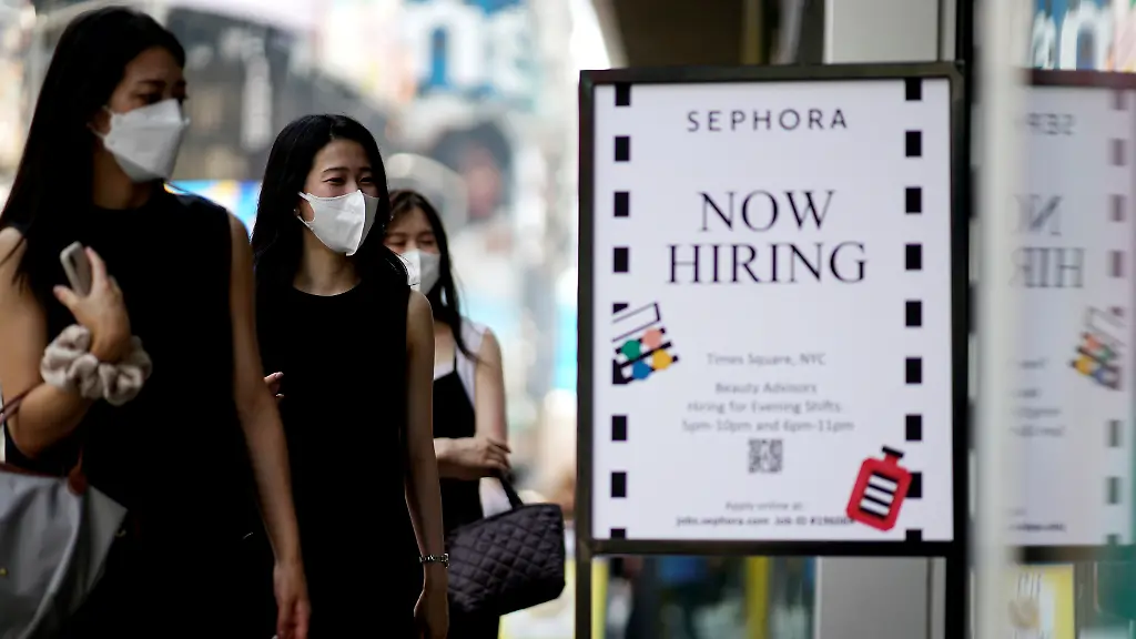 2021-10-08T161835Z-467688125-RC2S5Q9X25CL-RTRMADP-3-USA-ECONOMY