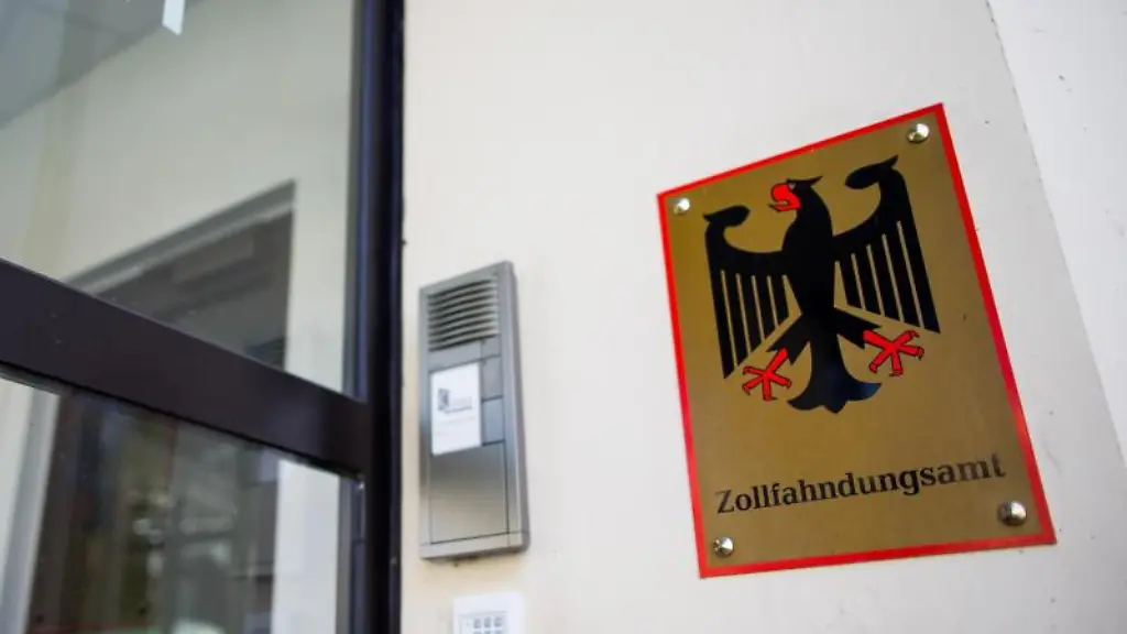 Blick-auf-das-Zollfahndungsamt-Essen