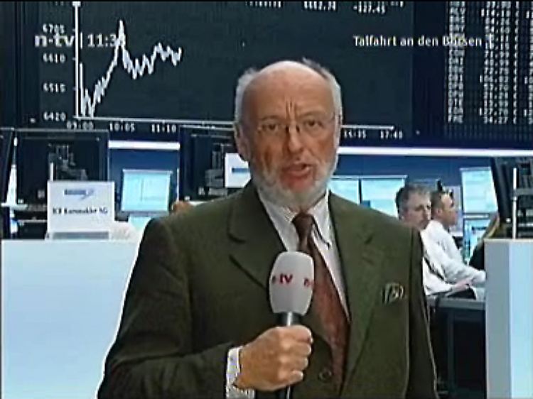 Kommentiert für n-tv direkt vom Parkett: Friedhelm Busch.