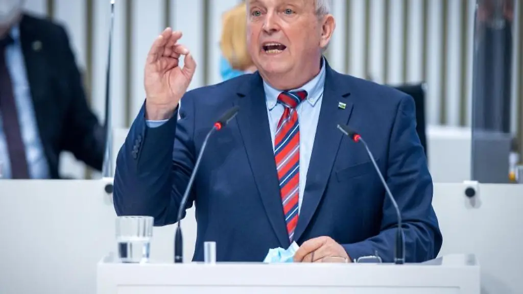 Till-Backhaus-SPD-der-Landwirtschaftsminister-von-Mecklenburg-Vorpommern-spricht