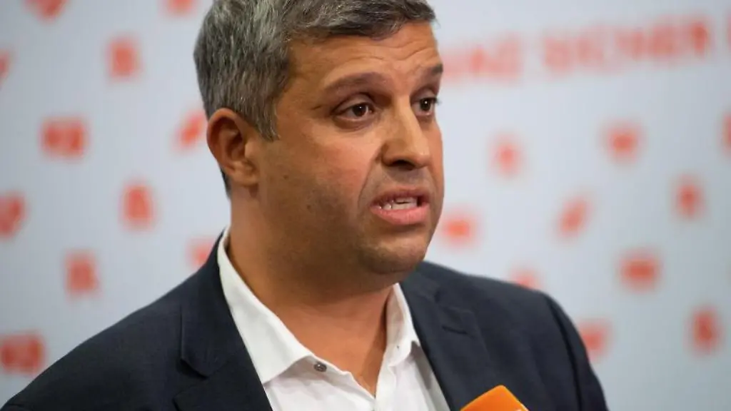 Fuehrt-die-neue-Fraktion-der-Sozialdemokraten-im-Berliner-Abgeordnetenhaus-Raed-Saleh