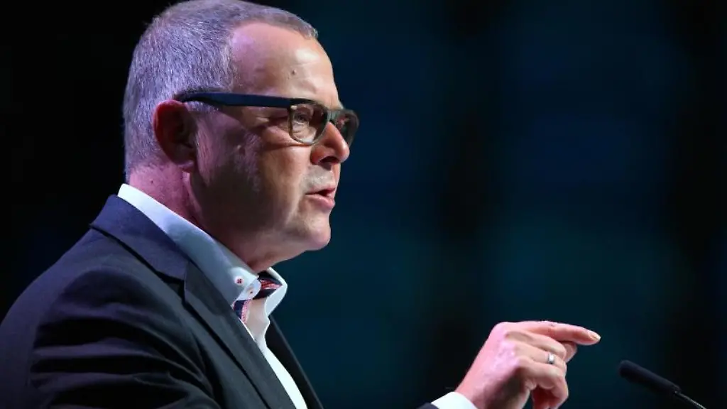 CDU-Minister-Michael-Stuebgen-spricht-waehrend-eines-Landesparteitags-der-CDU-Brandenburg-in-Potsdam