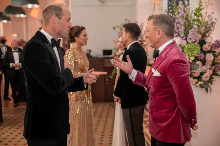 2021-09-28T195325Z-594757413-RC27ZP9IZF0T-RTRMADP-3-FILM-NO-TIME-TO-DIE-PREMIERE