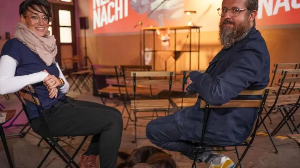 Steffi-Schneemilch-und-Stefan-Escher-von-der-Prost-Genossenschaft-sitzen-in-der-Alten-Post