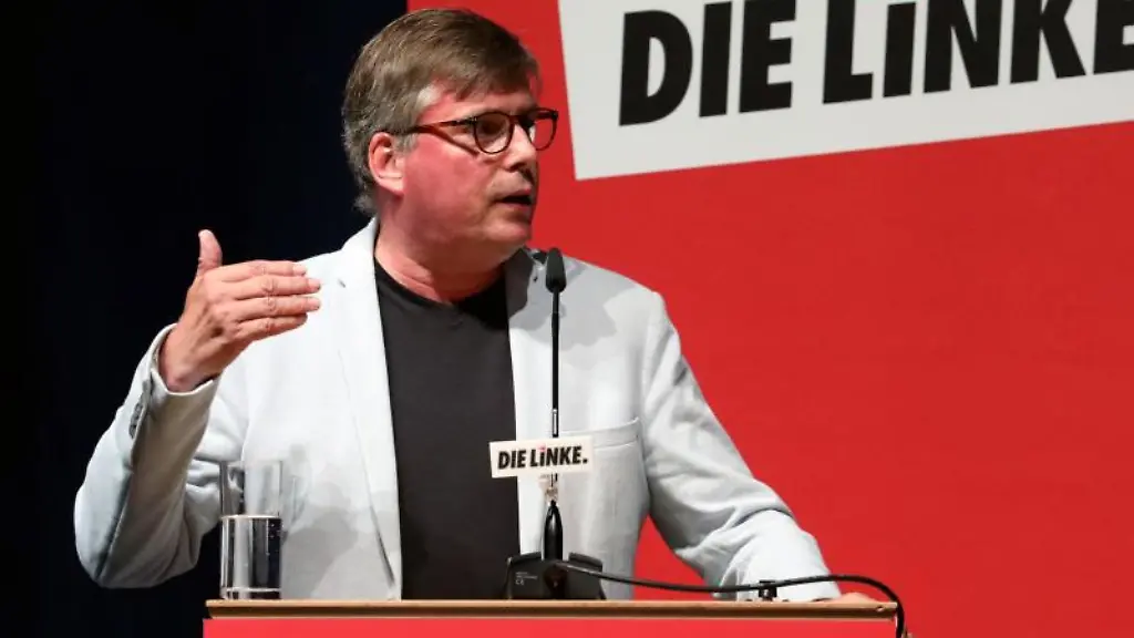 Torsten-Koplin-Landesvorsitzender-der-Linken-in-Mecklenburg-Vorpommern-spricht