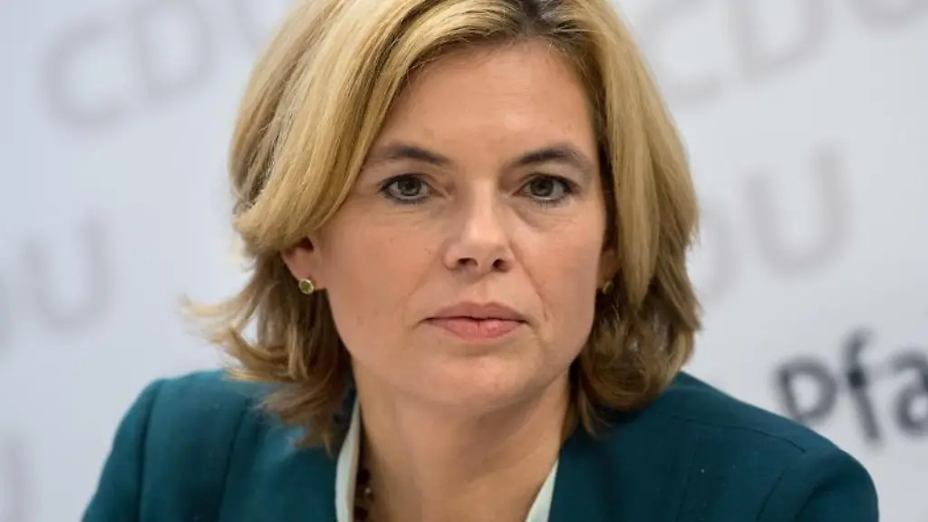 Bundesagrarministerin-Julia-Kloeckner-CDU-nimmt-an-einer-Pressekonferenz-teil