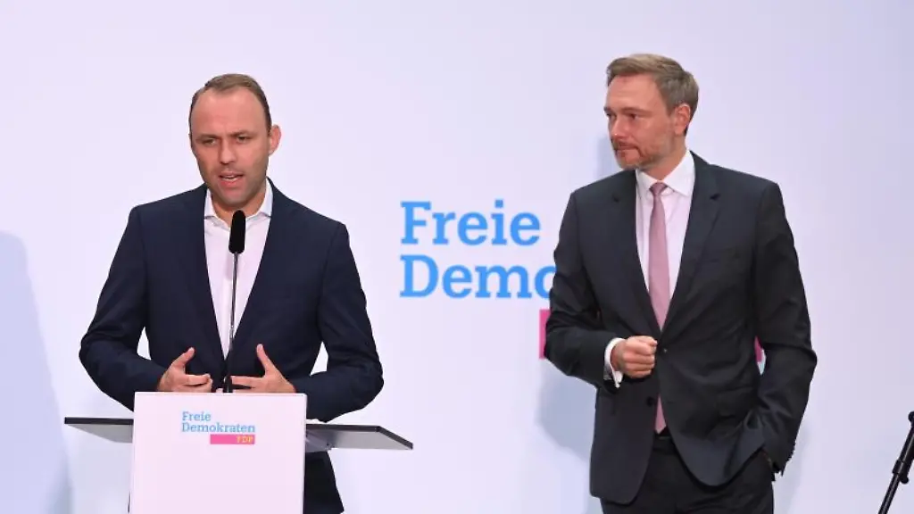 Der-Fraktionsvorsitzende-im-Berliner-Abgeordnetenhaus-Sebastian-Czaja-l-spricht