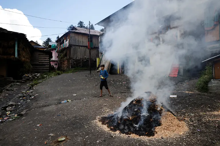 2021-09-23T230236Z-526960083-RC2LPP9HUC2K-RTRMADP-3-HEALTH-CORONAVIRUS-INDIA-VACCINE