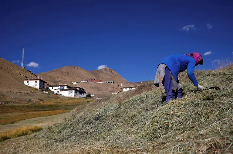 2021-09-23T230313Z-720612450-RC2YQP9WXQDB-RTRMADP-3-HEALTH-CORONAVIRUS-INDIA-VACCINE