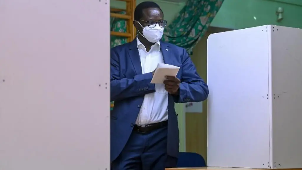 Karamba-Diaby-Spitzenkandidat-der-SPD-Sachsen-Anhalt-zur-Bundestagswahl