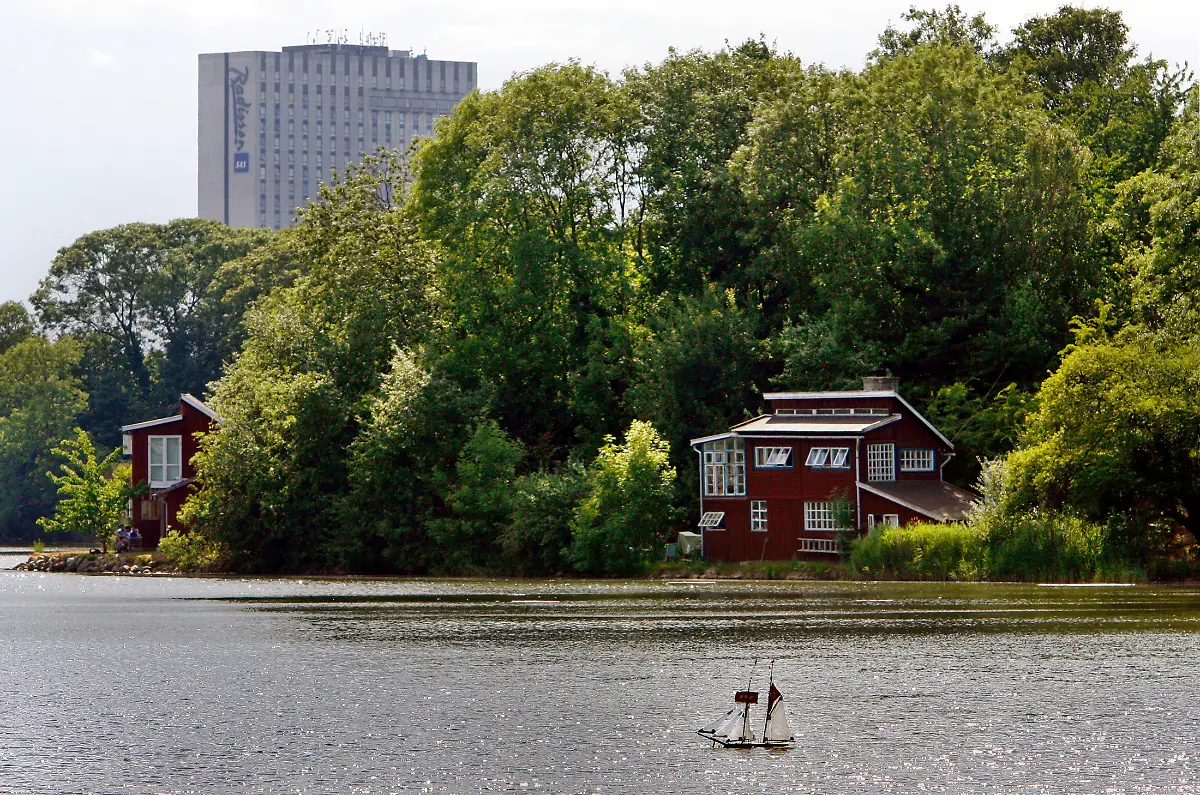 2006-08-28T120000Z-1224445640-GM1DTJGYBBAA-RTRMADP-3-DENMARK-CHRISTIANIA