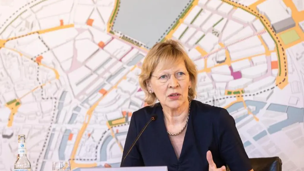 Dorothee-Stapelfeldt-SPD-Senatorin-fuer-Stadtentwicklung-und-Wohnen-in-Hamburg