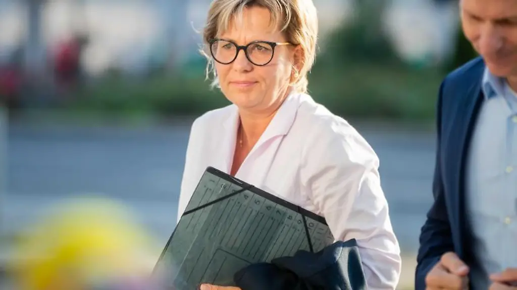 Barbara-Klepsch-CDU-kommt-zu-einem-Termin