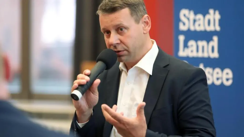 CDU-Landesvorsitzender-Michael-Sack-spricht