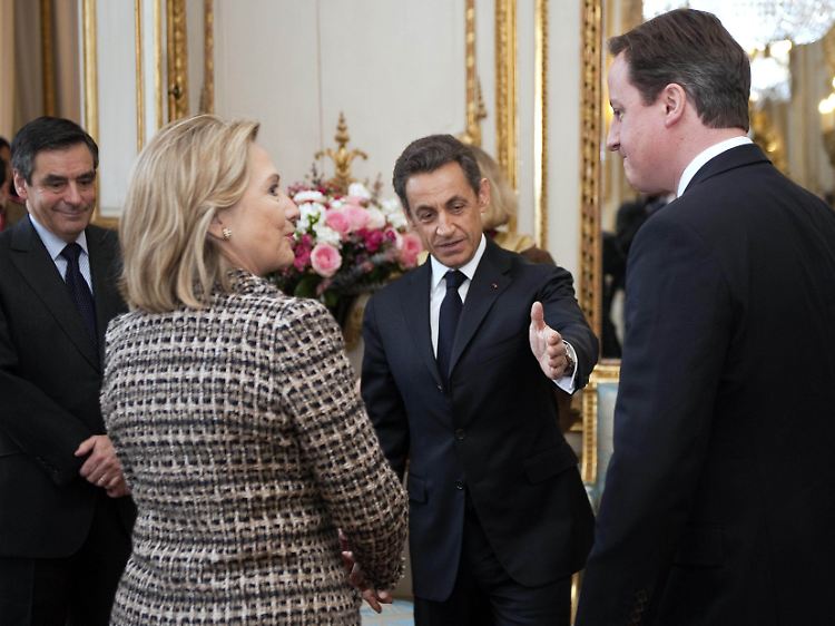 Kriegsgipfel: US-Außenministerin Clinton, Präsident Sarkozy (Mitte) und der britische Premier Cameron.