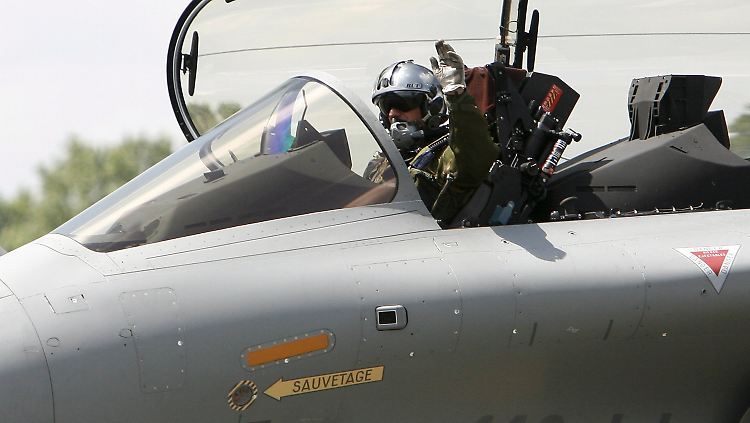 Die Speerspitze der französischen Luftwaffe: Eine Dassault Rafale rollt an den Start (Archivbild).