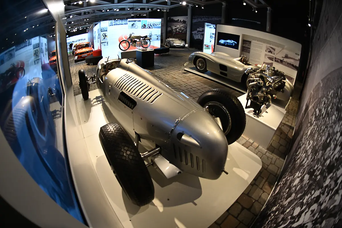 ACHTUNG-Verwendung-nur-im-vollen-Format-und-nur-mit-der-aktuellen-Berichterstattung-ueber-die-Ausstellung