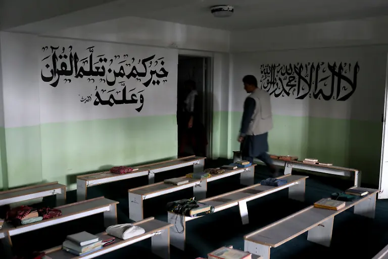 2021-09-15T164634Z-1643533290-RC29QP9EQRZS-RTRMADP-3-AFGHANISTAN-TALIBAN-PRISON