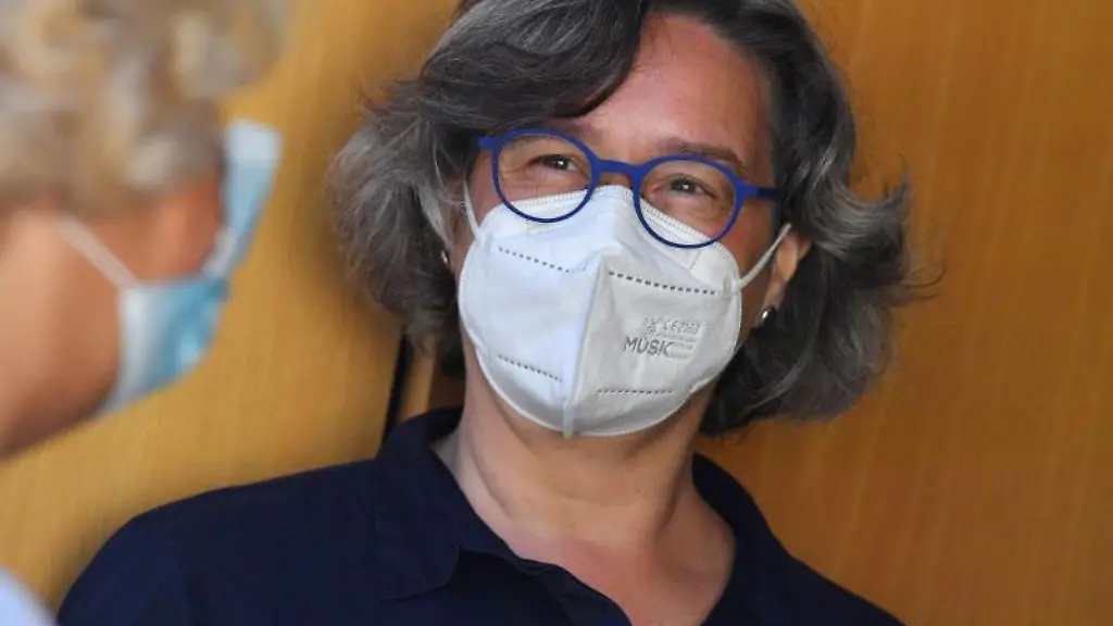 Heike-Werner-Die-Linke-Ministerin-fuer-Gesundheit-von-Thueringen-spricht