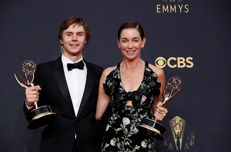 2021-09-20T013125Z-2036119065-RC2CTP99AOA8-RTRMADP-3-AWARDS-EMMYS