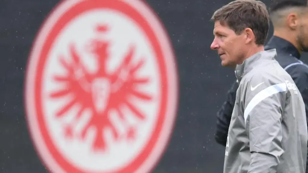 Frankfurts-Cheftrainer-Oliver-Glasner