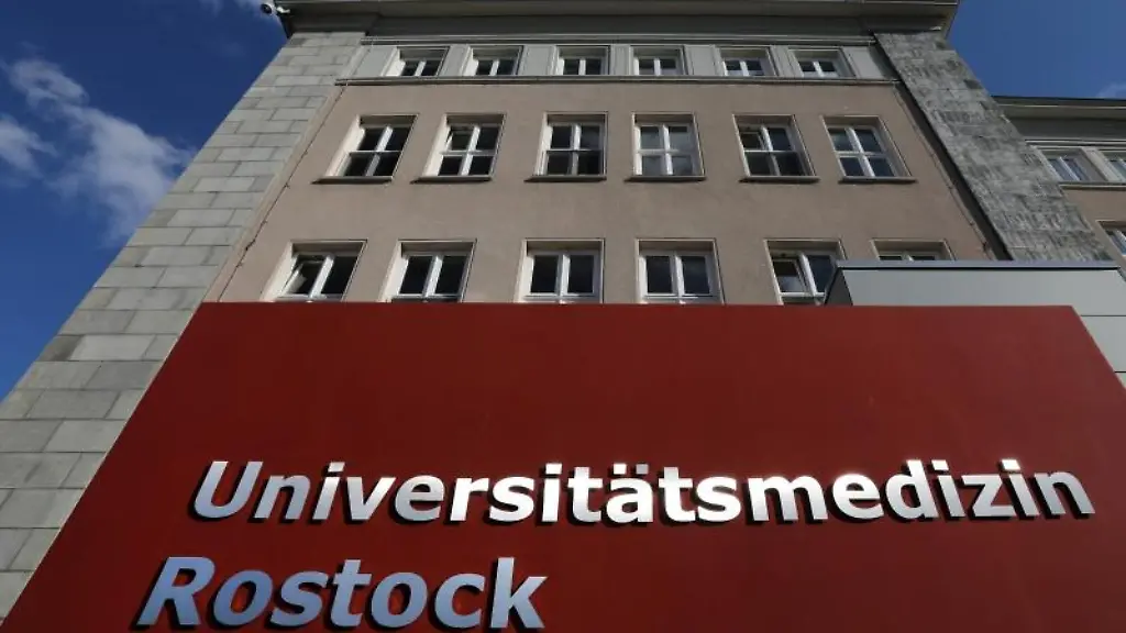 Der-Eingang-zur-Universitaetsmedizin-Rostock