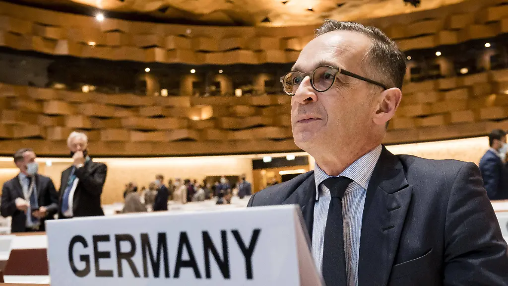 6ee4d263123b5a2168a244832a806a1f