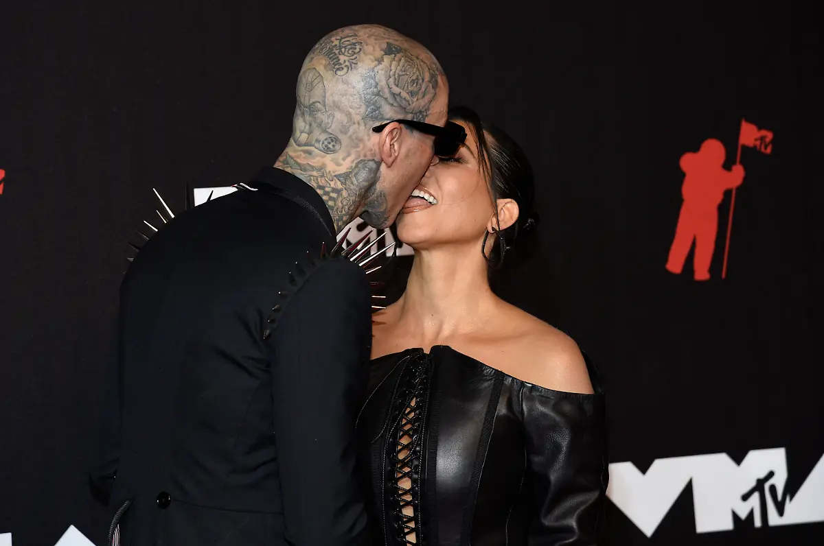 ddTravisBarkerCourtneyKardashian2