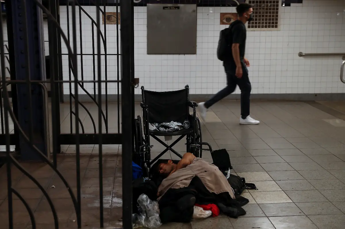 2021-09-07T211856Z-253615694-RC23LP9JK71H-RTRMADP-3-HEALTH-CORONAVIRUS-USA