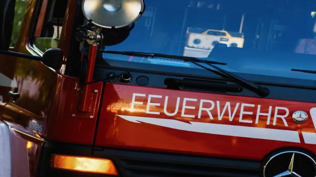 Ein-Einsatzfahrzeug-der-Feuerwehr