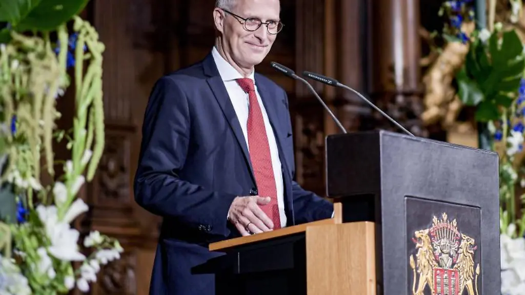 Peter-Tschentscher-SPD-Hamburgs-Erster-Buergermeister-spricht