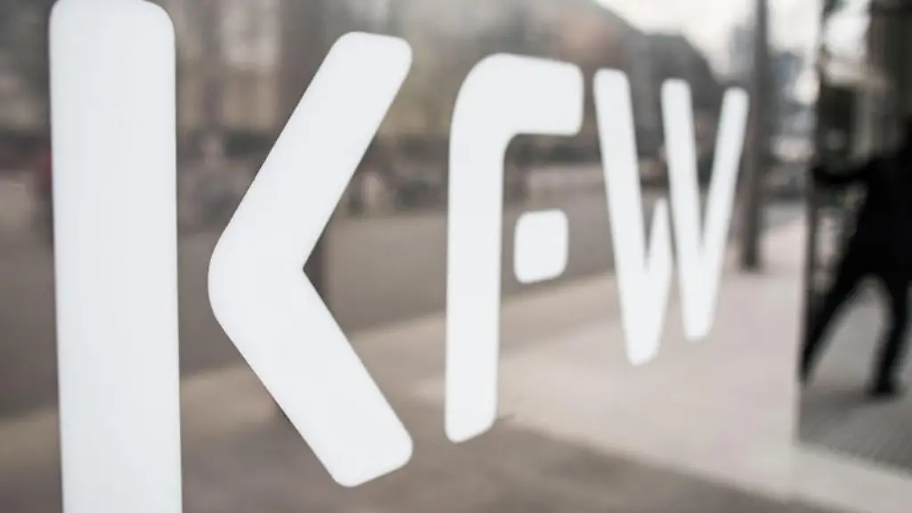 Das-Logo-der-KfW-an-der-Zentrale-der-KfW-Bankengruppe