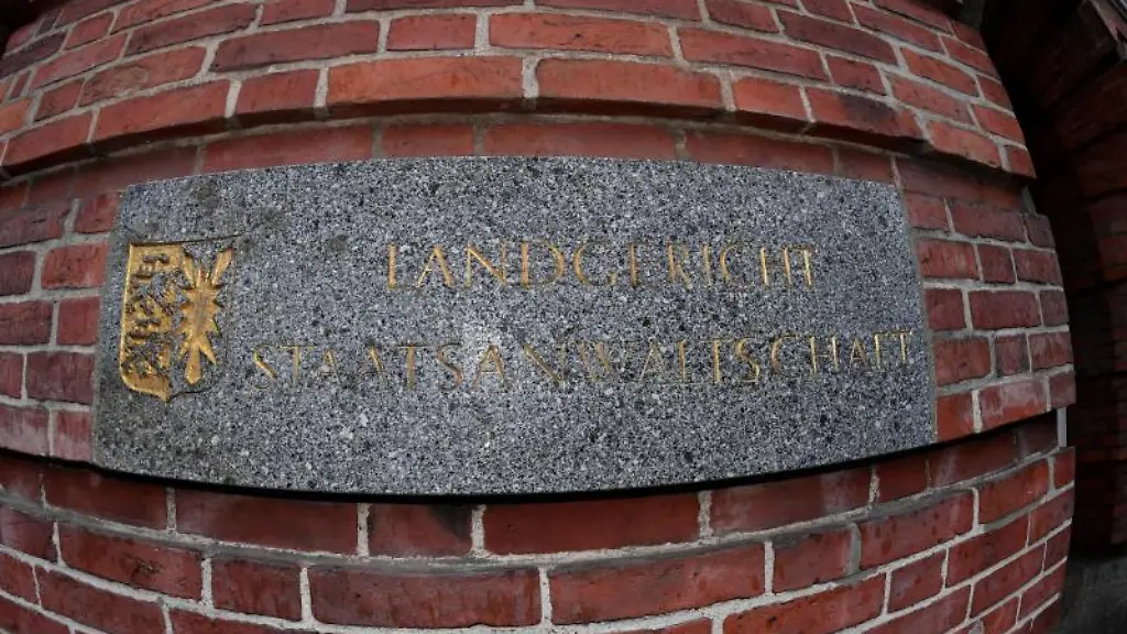 Ein-Schild-Landgericht-am-Landgericht-Kiel