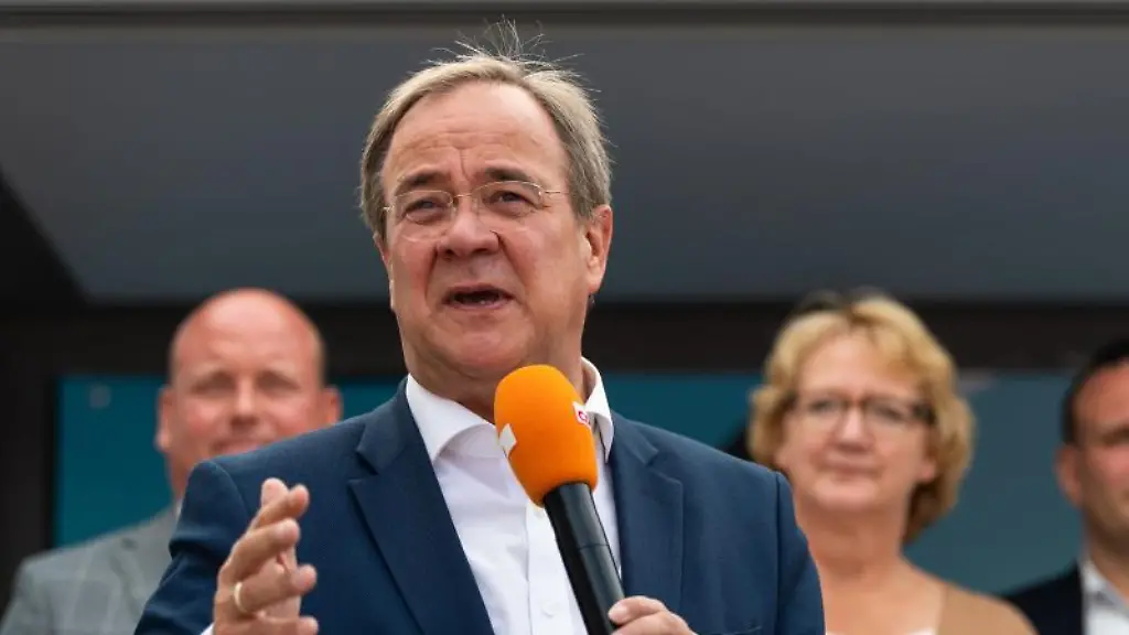 Armin-Laschet-CDU-Kanzlerkandidat-spricht