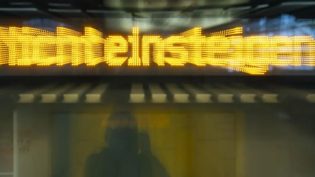 Ein-Hinweis-nicht-einsteigen-ist-an-einem-Zug-zu-sehen