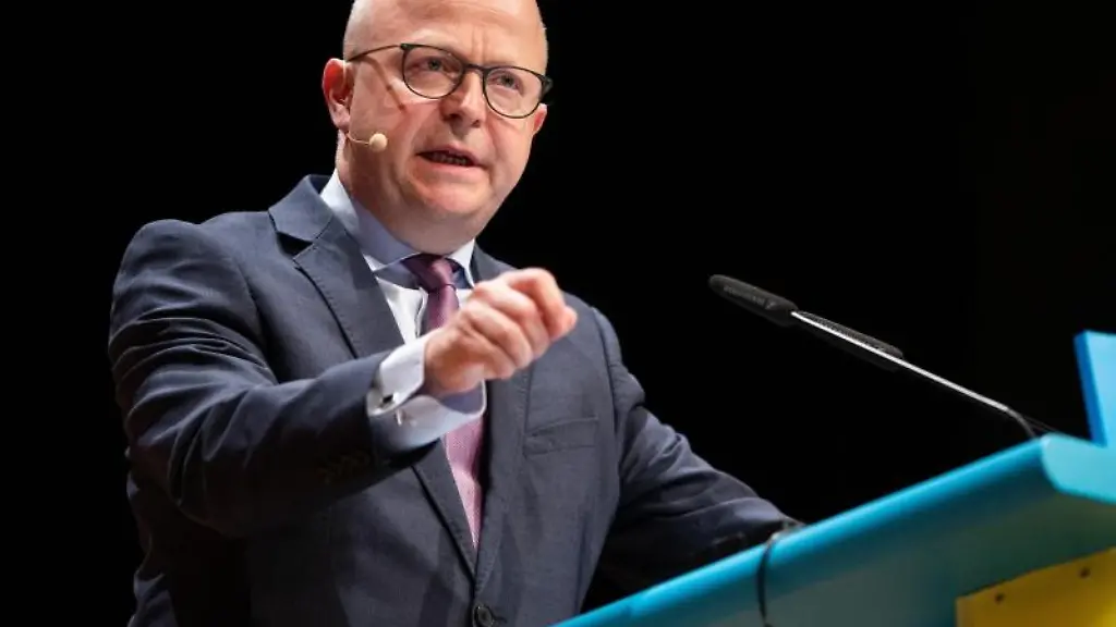 Michael-Theurer-Vorsitzender-der-FDP-Baden-Wuerttemberg-spricht