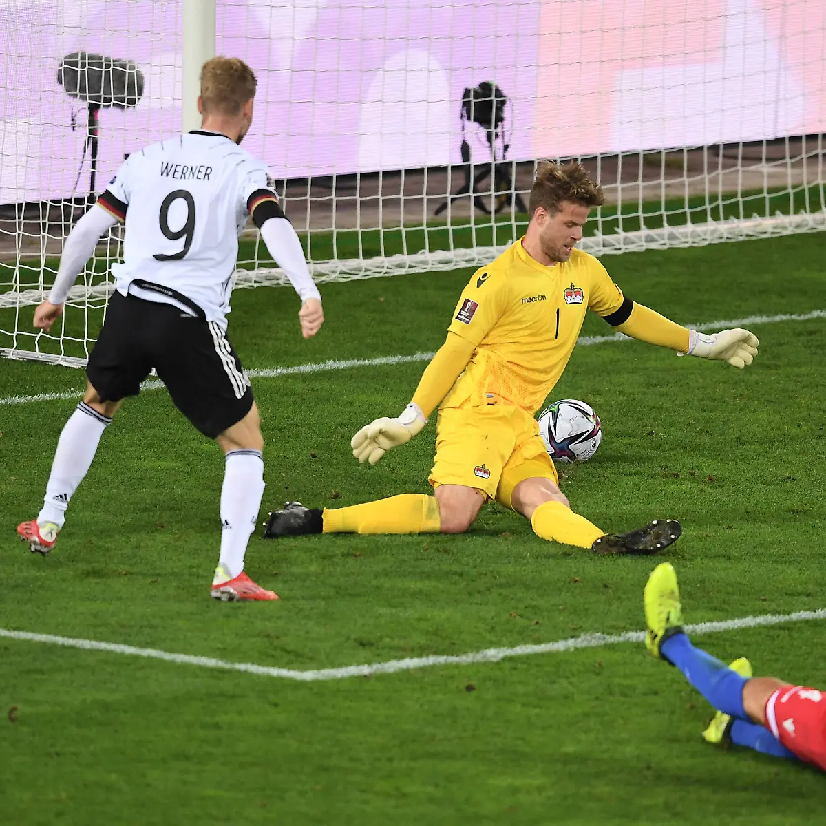imago1006359411h