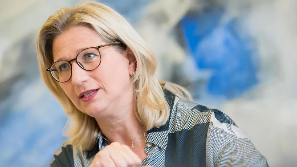 SPD-Landesvorsitzende-Anke-Rehlinger-beantwortet-Fragen-bei-einem-Interview