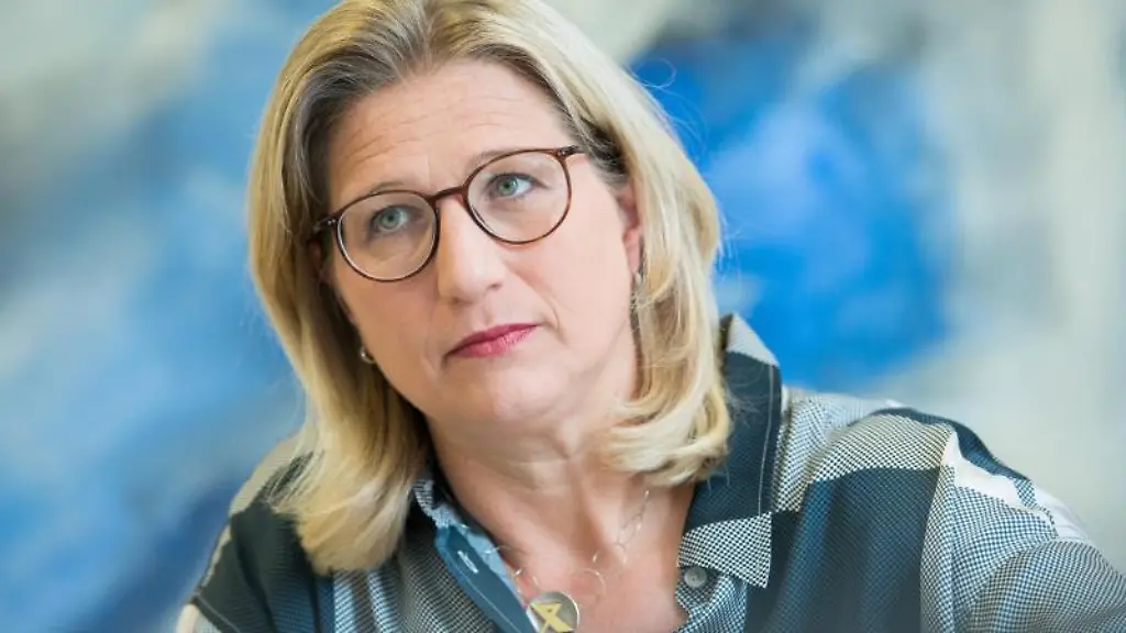 Anke-Rehlinger-SPD-bei-einem-Interview