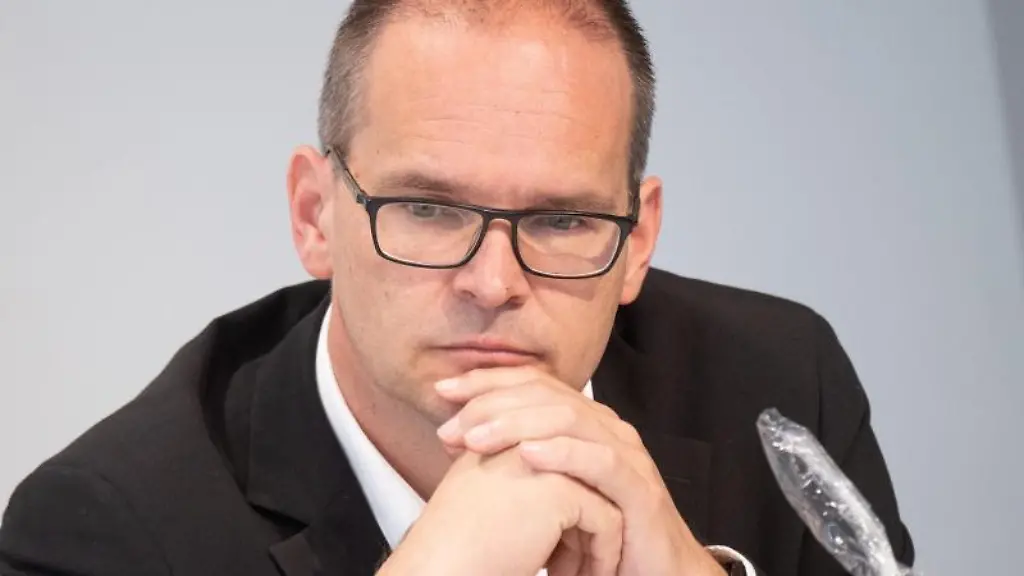 Kultusminister-Grant-Hendrik-Tonne-in-Hannover