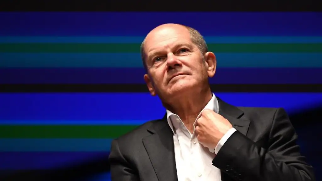 Kanzlerkandidat-Olaf-Scholz-nimmt-an-der-Diskussionsrunde-der-Maerkischen-Allgemeinen-Zeitung-teil