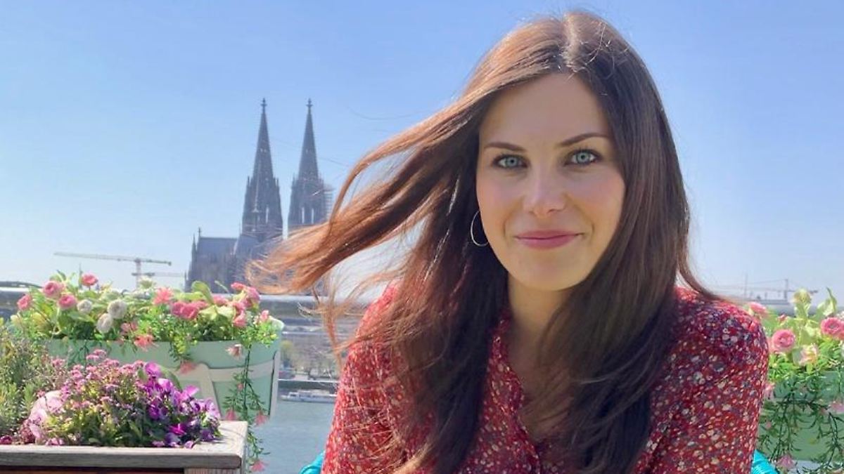 Schreckmoment in Livesendung: ntv-Reporterin gibt nach Schwächeanfall Entwarnung
