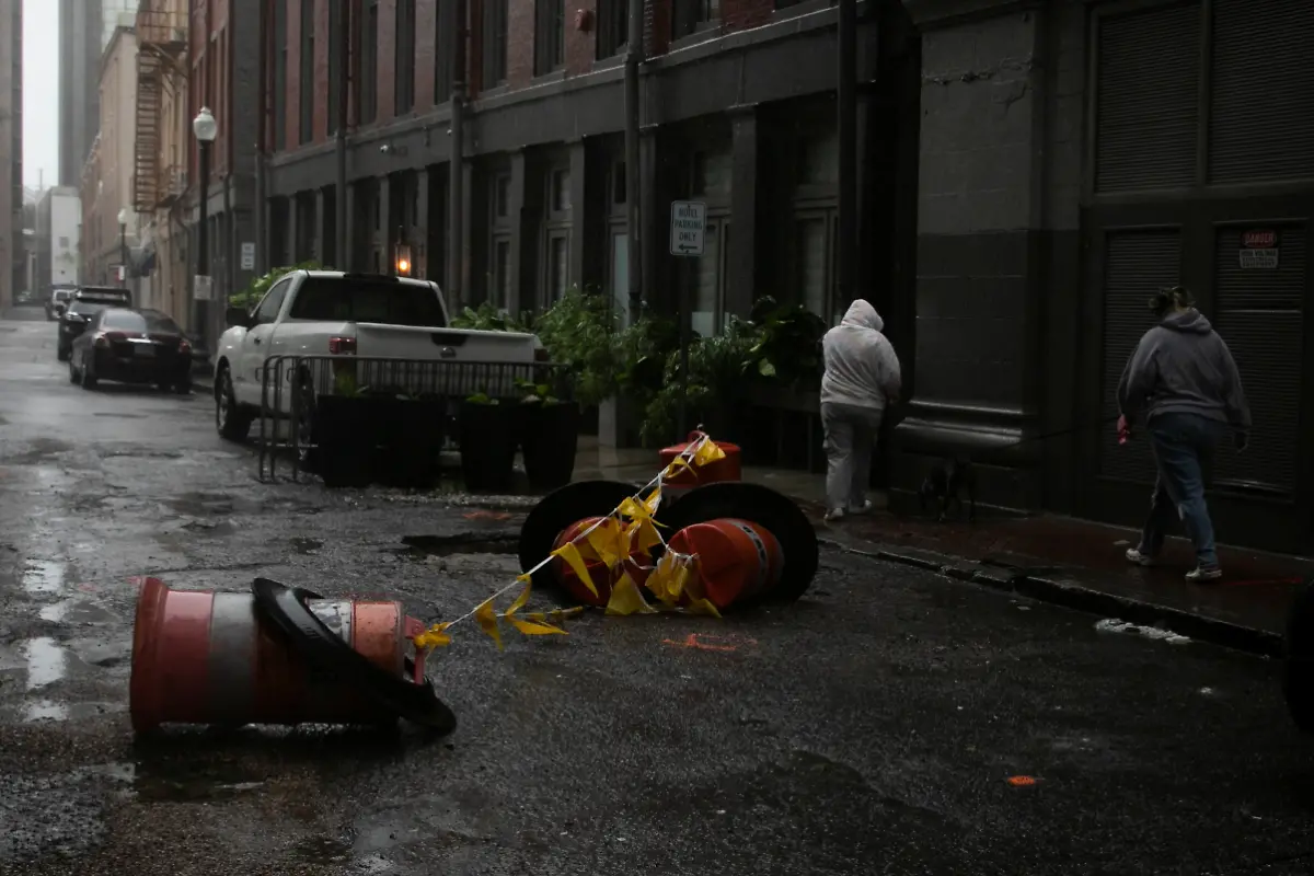 2021-08-29T190035Z-1107331157-RC25FP9IUB1D-RTRMADP-3-STORM-IDA