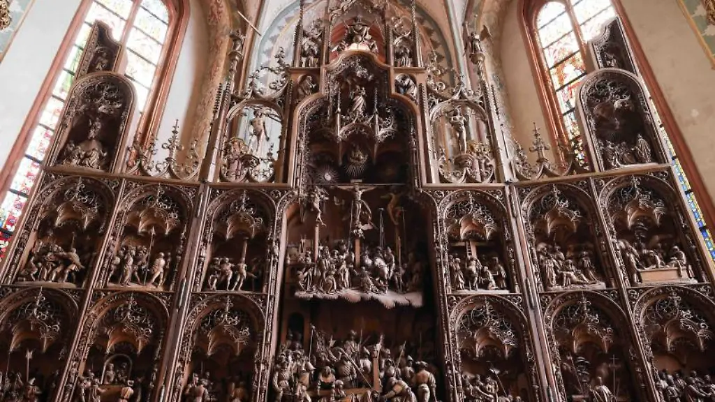 Der-Bordesholmer-Altar-im-St-Petri-Dom-zu-Schleswig