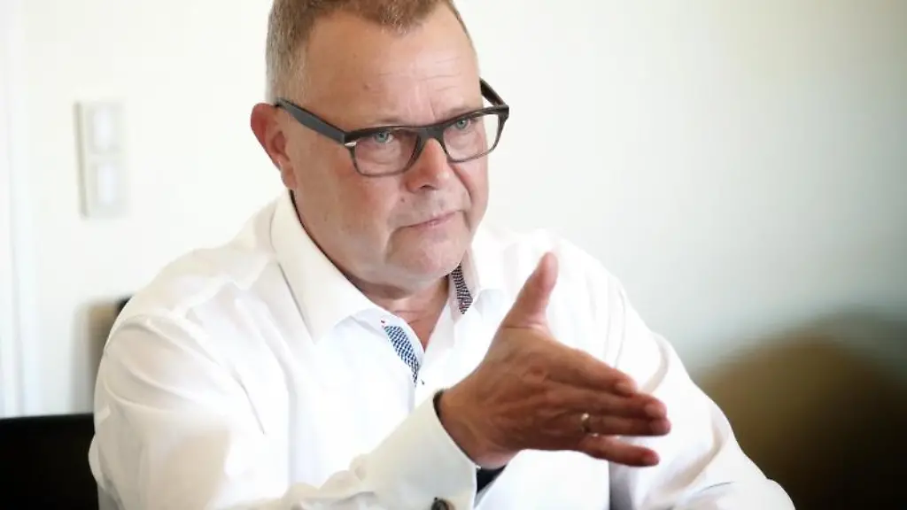 Michael-Stuebgen-CDU-spricht