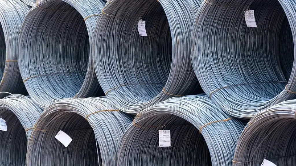 Gestapelte-Drahtbunde-auf-dem-Gelaende-eines-Stahlwerks-des-Unternehmens-ArcelorMittal-GmbH